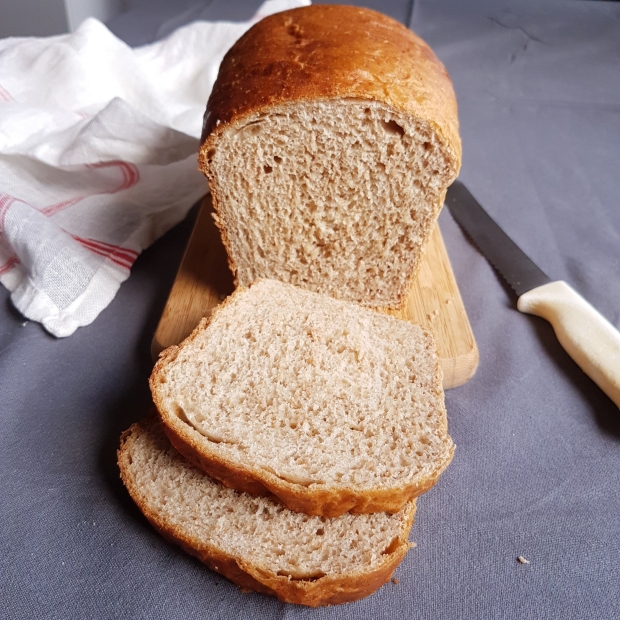 everyday spelt bread